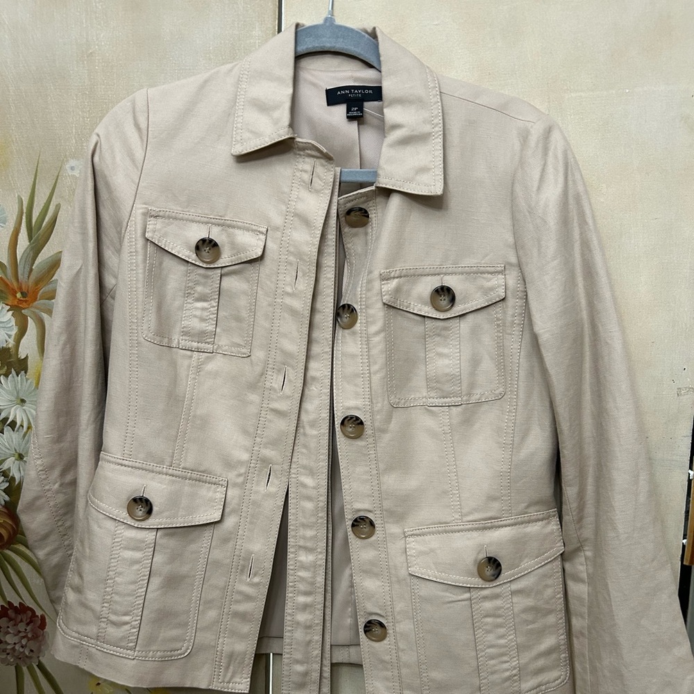 Ann Taylor Petite khaki Tan Trench Jacket.